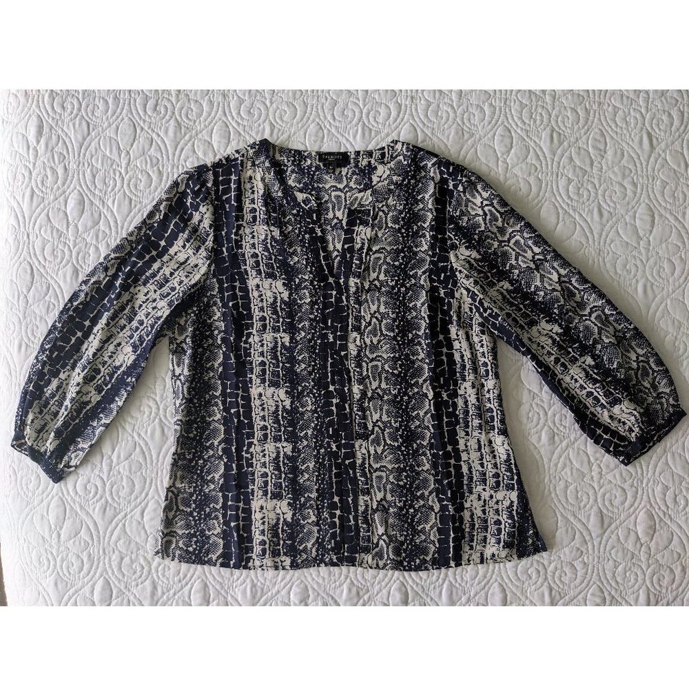 Talbots Silk Blouse w Pleat Details Dark Blue Snake Print Petite 4 - Picture 1 of 7